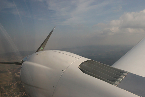 What would have been a worrying sight in normal cirumstances is here an excellent display of the TStar's fine engine-out handling.