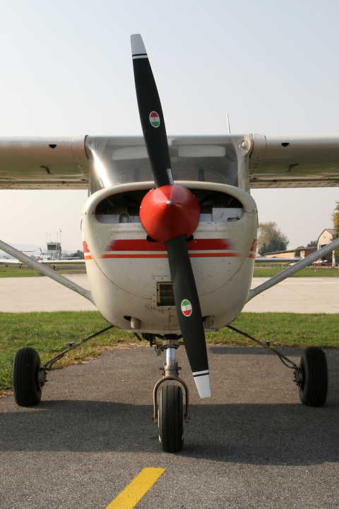 From the front, recognition is even easier. The K model was the last to have the relatively flat nose and assymetrical cooling ducts (don't even know how to call those in English...)