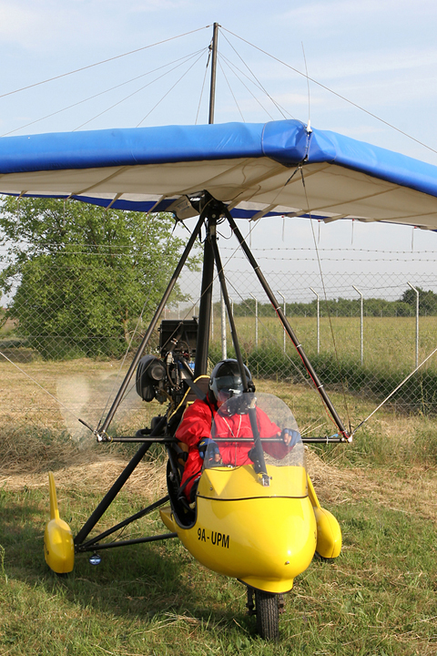 Vertical view just before taxiing out. The manufacturer's webpage states that the Apollo GT can also be equipped with floats