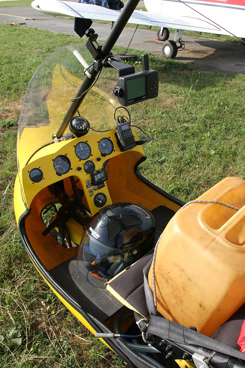 The cockpit. Everything needed is here - including a handheld Garmin GPS MAP 196 as extra. Unlike a number of local microlights, UPM is also equipped with a hand-held radio station, albeit powered by the engine alternator