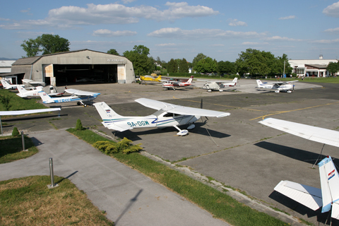 A part of Borongaj lives on... an overview of the main apron at Lučko reveals some little-known historical tidbits: the hangar to the left is actually a WW2 Borongaj veteran, dismantled and transported to Lučko when the airbase was closed. A gem few people know about, it is kept company by the remains - the dark stripe running across the apron - of Lučko's WW2 runway, also used by Bf.109s and Do-17s...