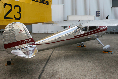 Rear quarterview. I've long been waiting to nail a C140... this is the first one I've ever seen in person :) (after narrowly missing one at Lučko)