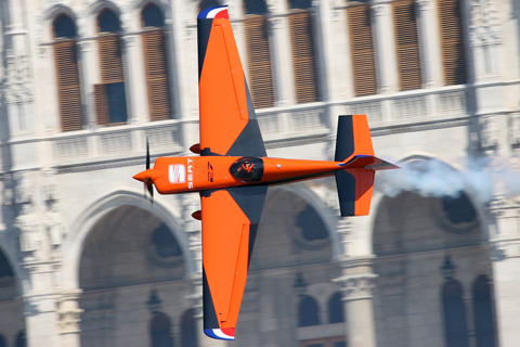 Nicholas Ivanoff of France, piloting Edge 540 Race 27, seen low in front of the Parliament. Ivanoff would later be disqualified for a (if I remember correctly) too fast entry into the track (one of the new rules caps the entry speed at 370 km/h, going above which means immediate disqualification)