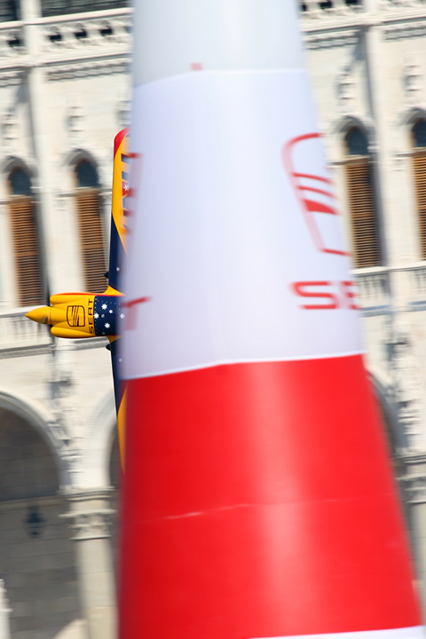 Peek-a-boo! Oz bloke Matt Hall in the MXS-R Race 95, emerging from behind a pylon