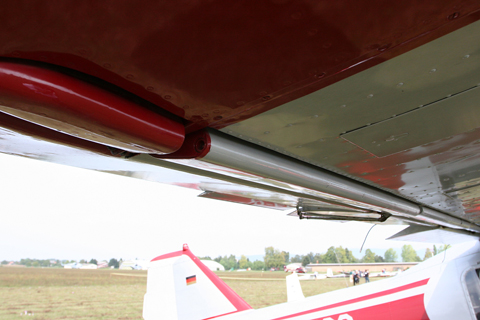 Out back we have split slotted ailerons which droop along with the flaps. This thing is really an oversized Fiesler Storch :)