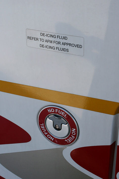 An interesting feature - the deicing system refuel valve :). The system has an autonomy of about 4 hours on the G2 I think (and 6 on the G3 if I'm not mistaken)