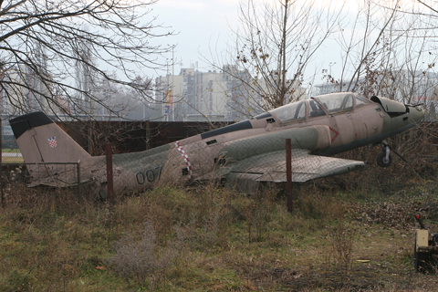 Abandoned and unnoticed, but perfectly visible from the road - and not a hundred meters away from the city's main east-west road!