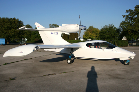 Structurally complete and ready for some taxiing! :) Now this looks more like it!