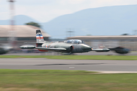 The G-2 in its element, in the hands of an experienced pilot :). The big, straight, thick wings just scream excellent low-altitude handling... and down in the ground effect, I'm told the G-2 is a pleasure to fly