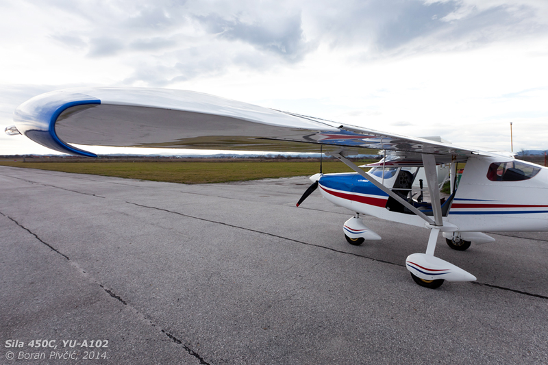 Another interesting feature are the wingtip fences, which prevent high pressure air below the wing from spilling over the wingtip into the low pressure air above (similar to the winglets of a larger aircraft). Left uncontrolled, this spillover would eventually detach from the wing in the form of turbulence - the infamous wingtip vortex - drastically increasing aerodynamic drag. A similar setup is - uniquely - found on the horizontal stabilizer.